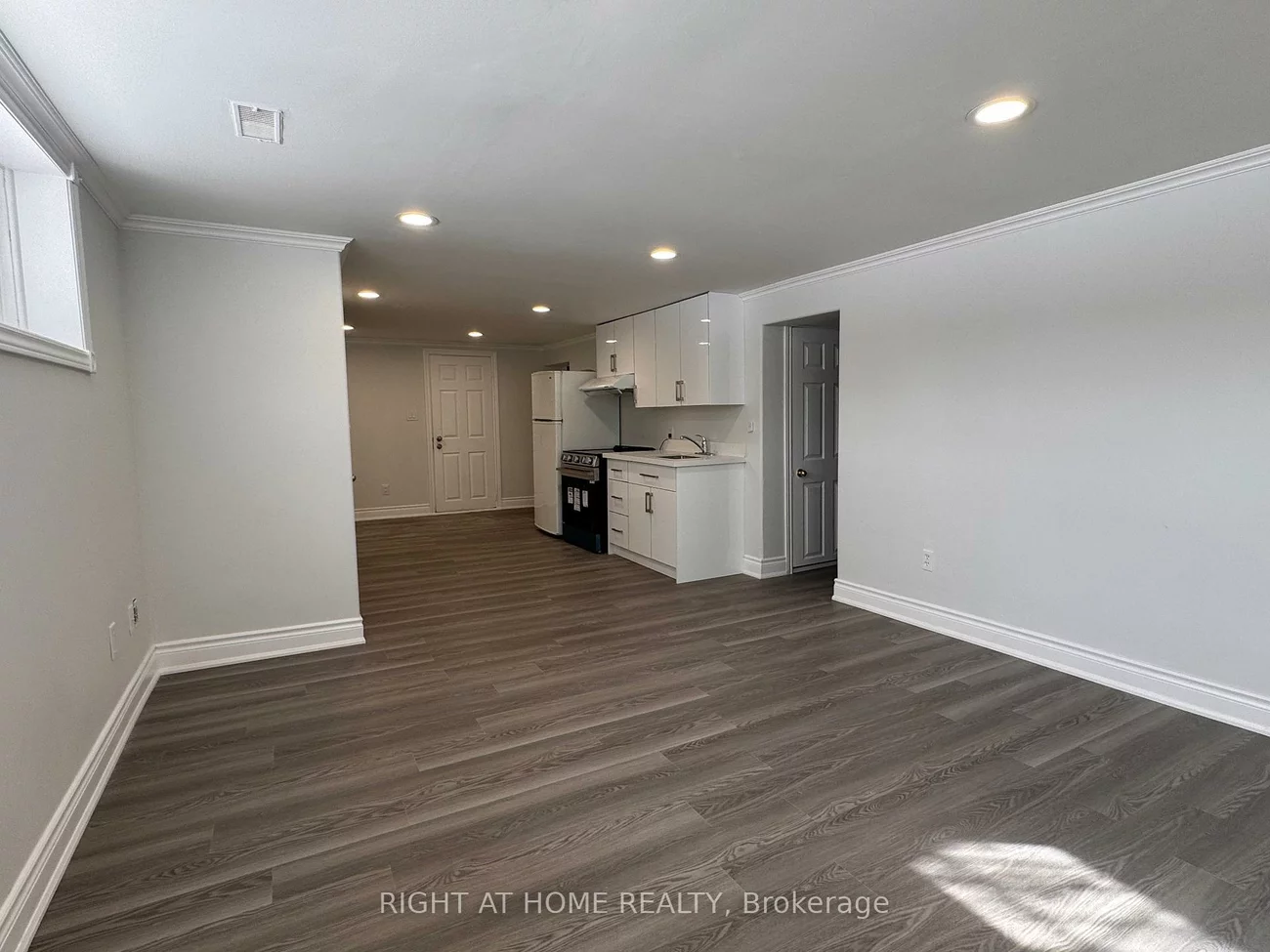 413, Fernleigh, Crosby, Richmond Hill