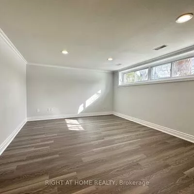 413, Fernleigh, Crosby, Richmond Hill