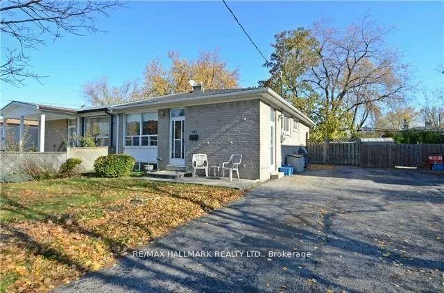 245, Axminster, Crosby, Richmond Hill