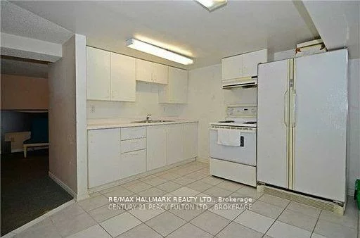 245, Axminster, Crosby, Richmond Hill