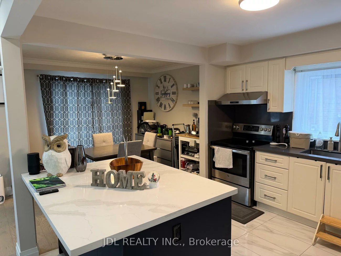 379, Alper, Crosby, Richmond Hill