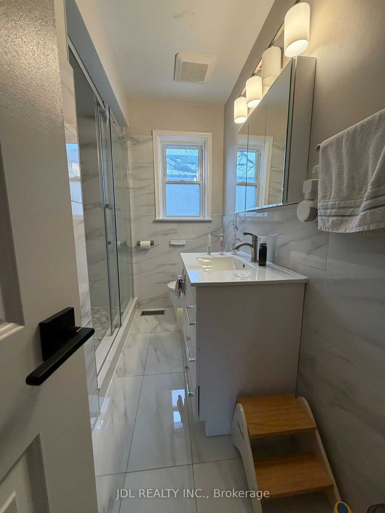 379, Alper, Crosby, Richmond Hill