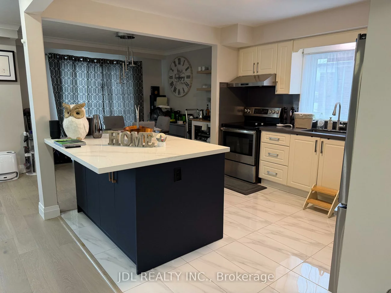 379, Alper, Crosby, Richmond Hill