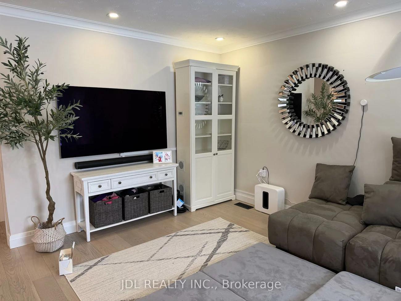 379, Alper, Crosby, Richmond Hill