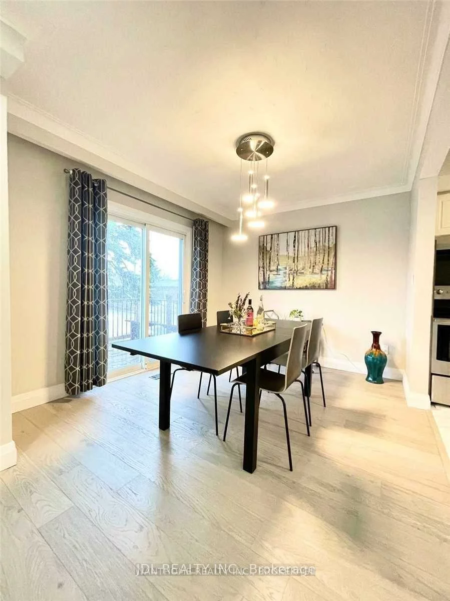 379, Alper, Crosby, Richmond Hill