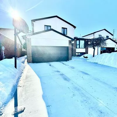 271, Weldrick, North Richvale, Richmond Hill