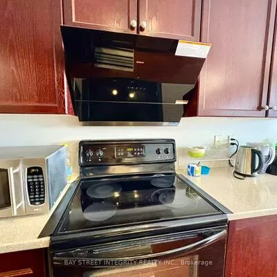 8, Townwood, Jefferson, Richmond Hill