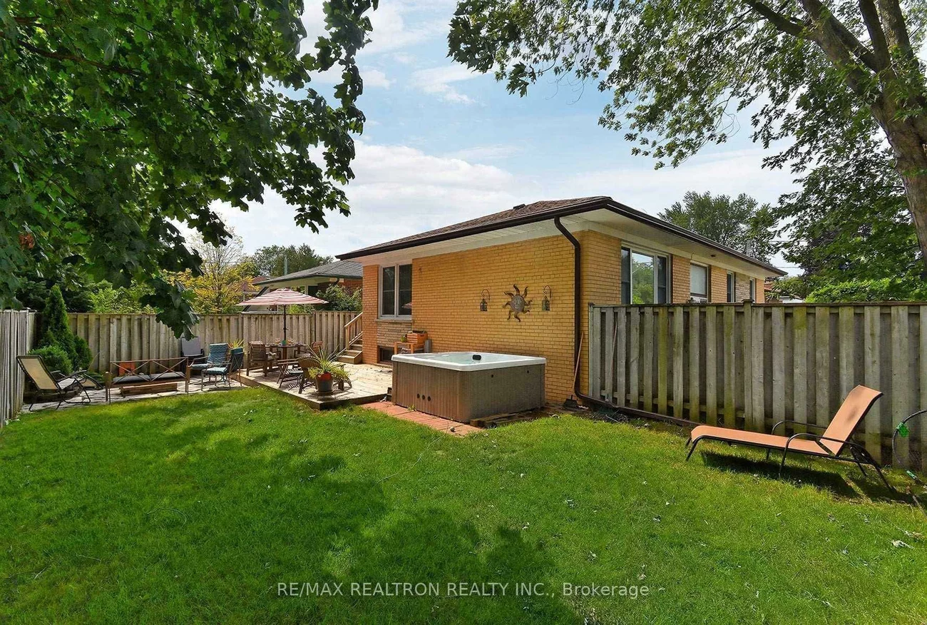 330, Gells, Crosby, Richmond Hill