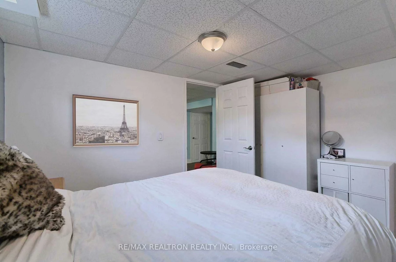 330, Gells, Crosby, Richmond Hill