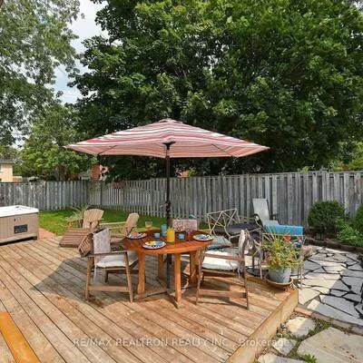 330, Gells, Crosby, Richmond Hill