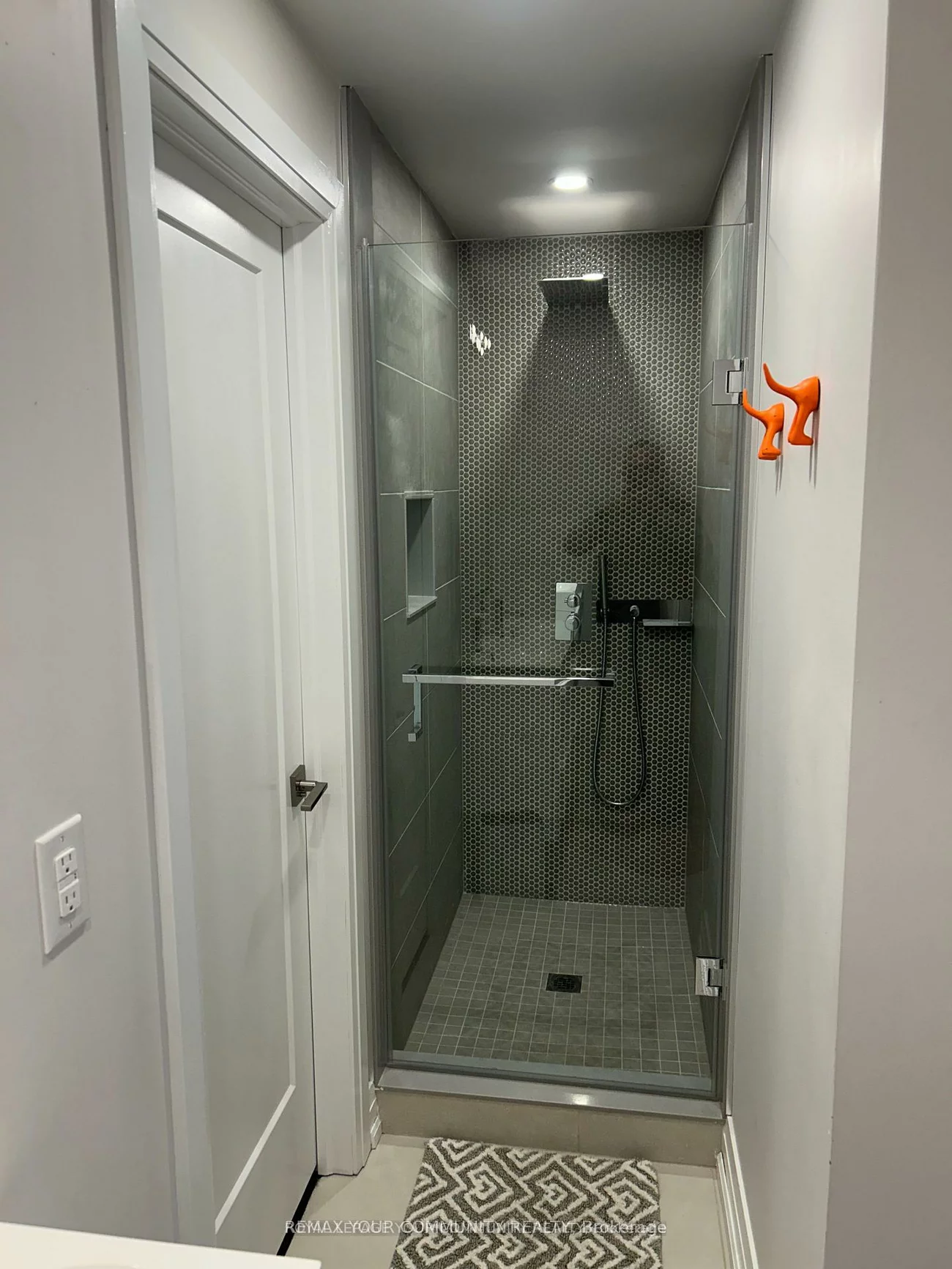 18, Theobalds, Mill Pond, Richmond Hill