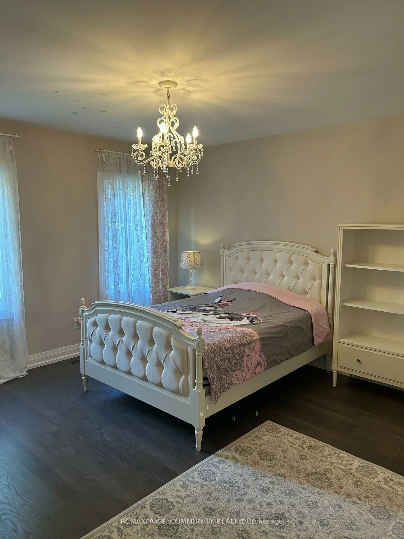 18, Theobalds, Mill Pond, Richmond Hill