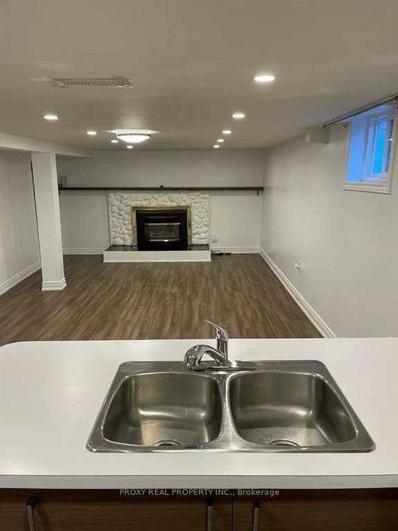 208, Axminster (Basement), Crosby, Richmond Hill