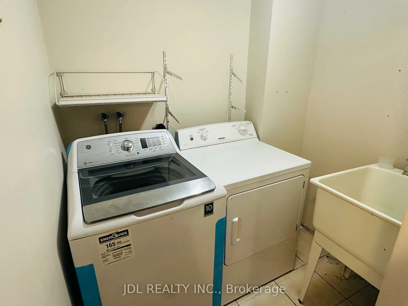 18, Dunsmore, Crosby, Richmond Hill