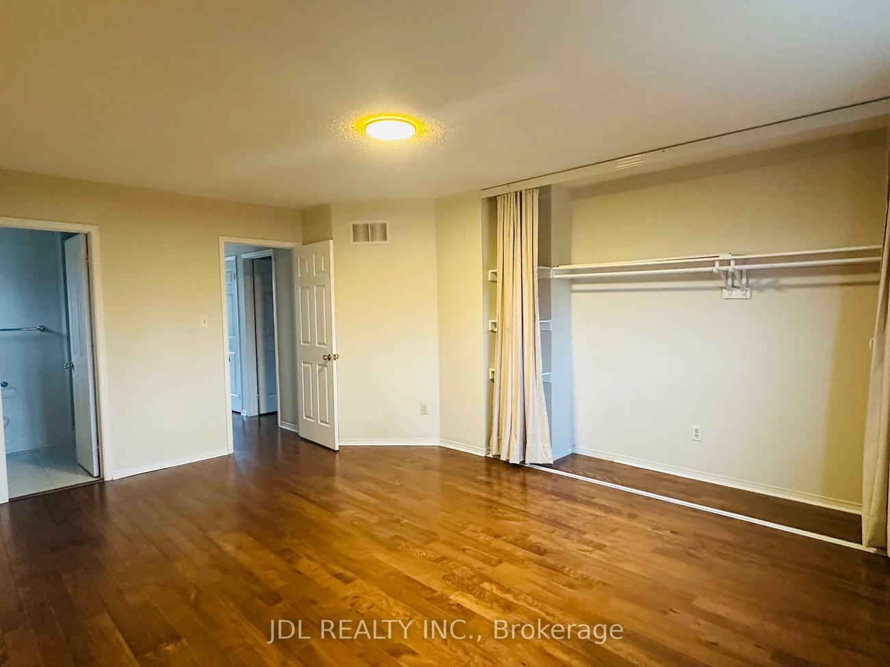 18, Dunsmore, Crosby, Richmond Hill