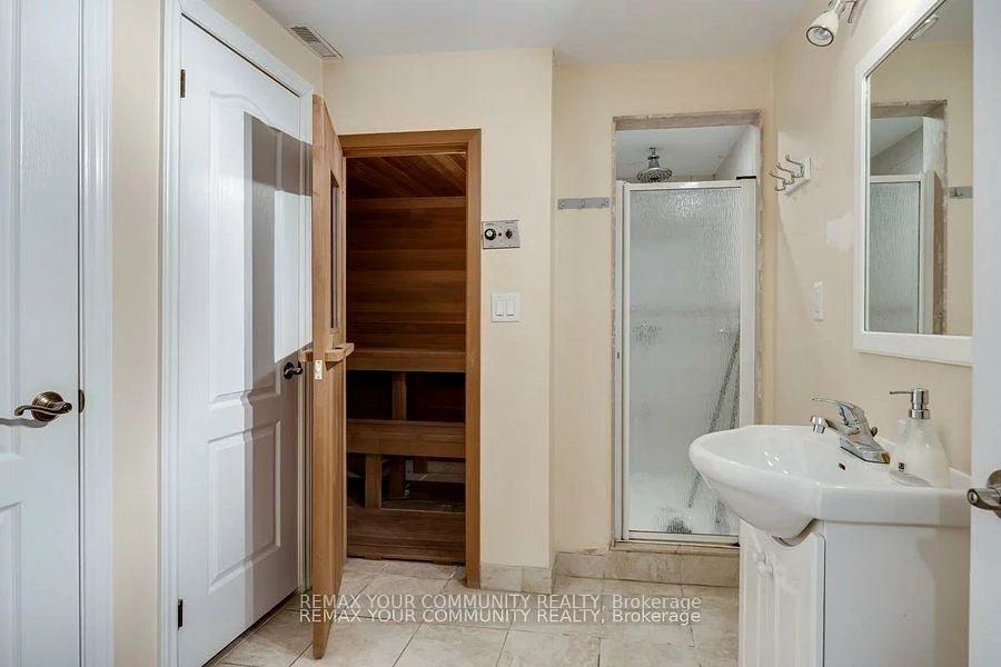 16, Orlon, South Richvale, Richmond Hill