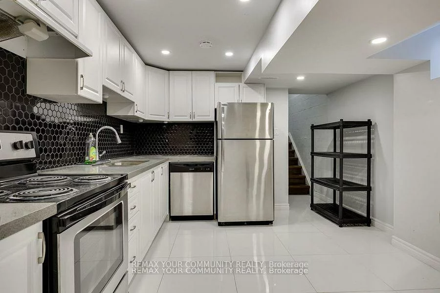 16, Orlon, South Richvale, Richmond Hill