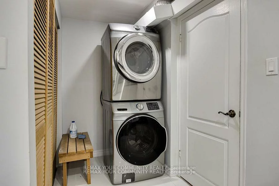 16, Orlon, South Richvale, Richmond Hill