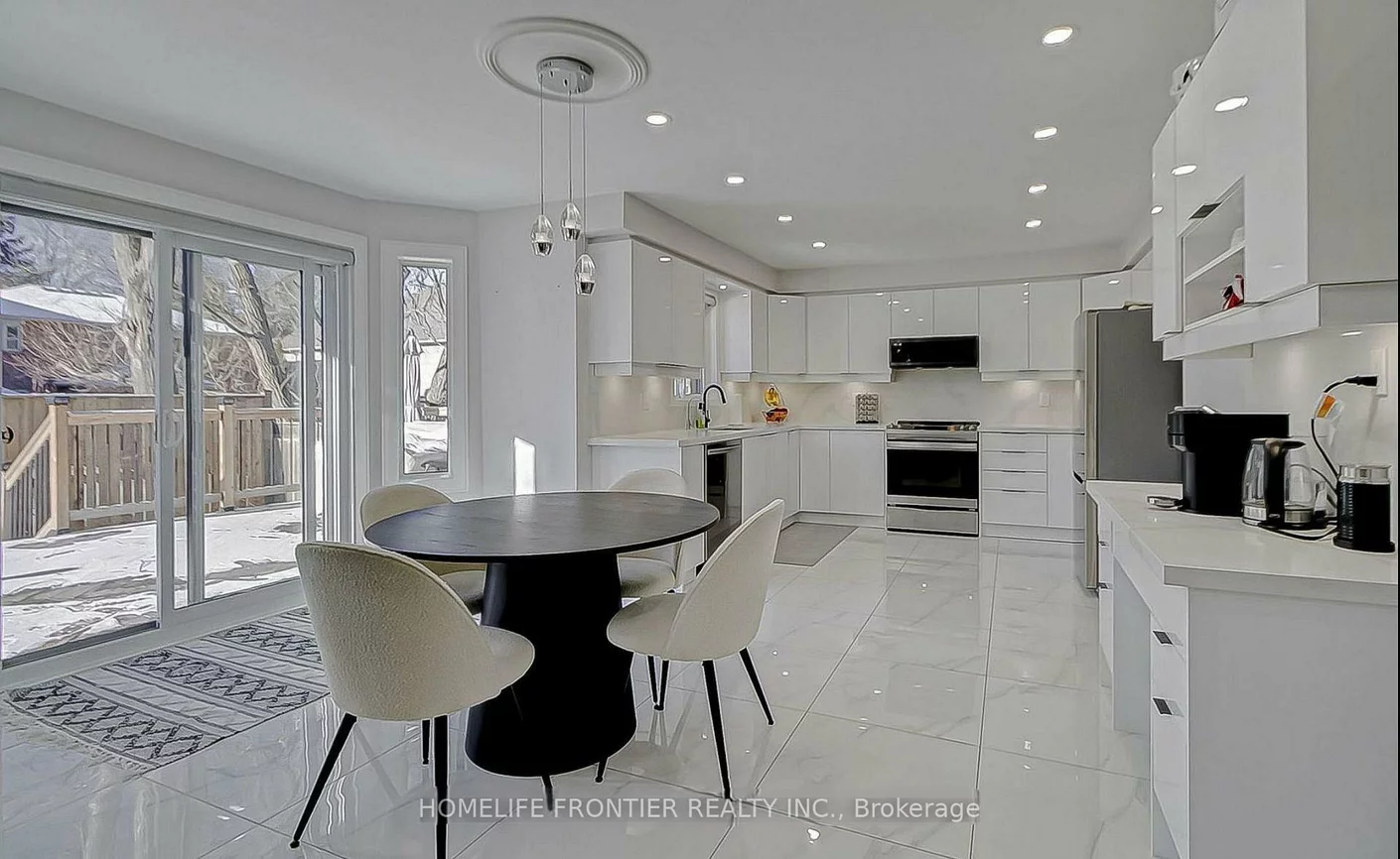 220, Olde Bayview, Oak Ridges Lake Wilcox, Richmond Hill