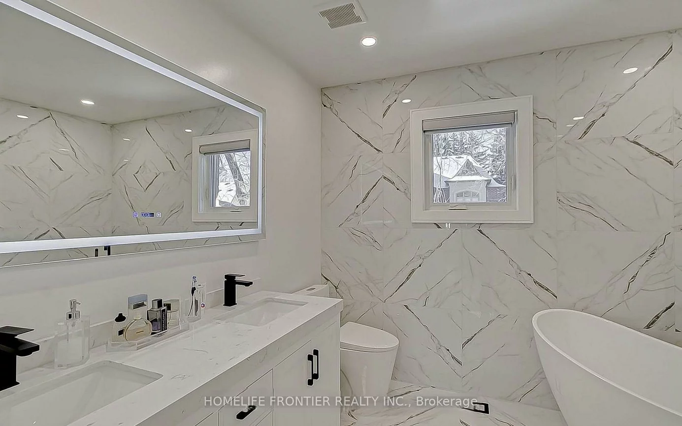 220, Olde Bayview, Oak Ridges Lake Wilcox, Richmond Hill