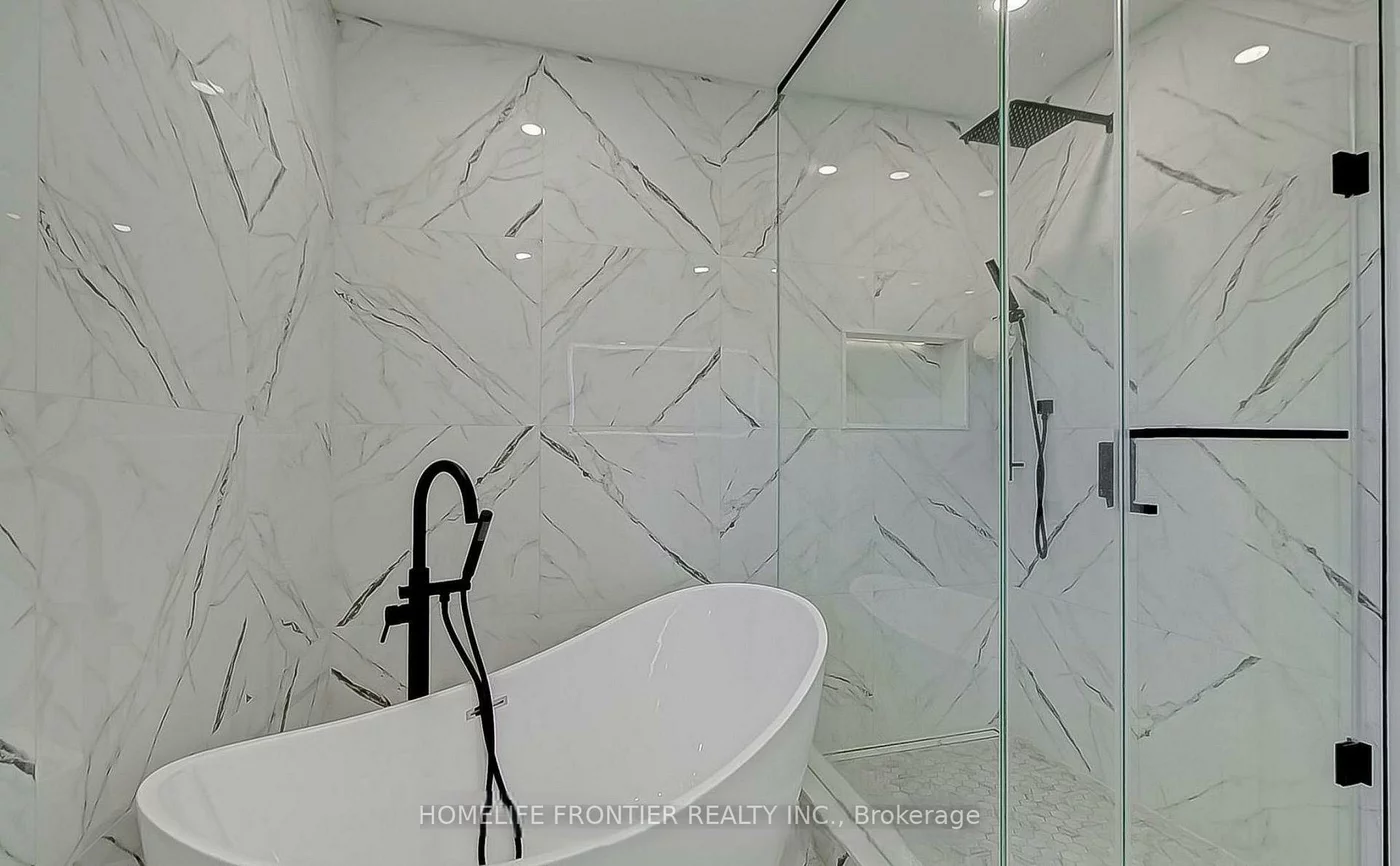 220, Olde Bayview, Oak Ridges Lake Wilcox, Richmond Hill