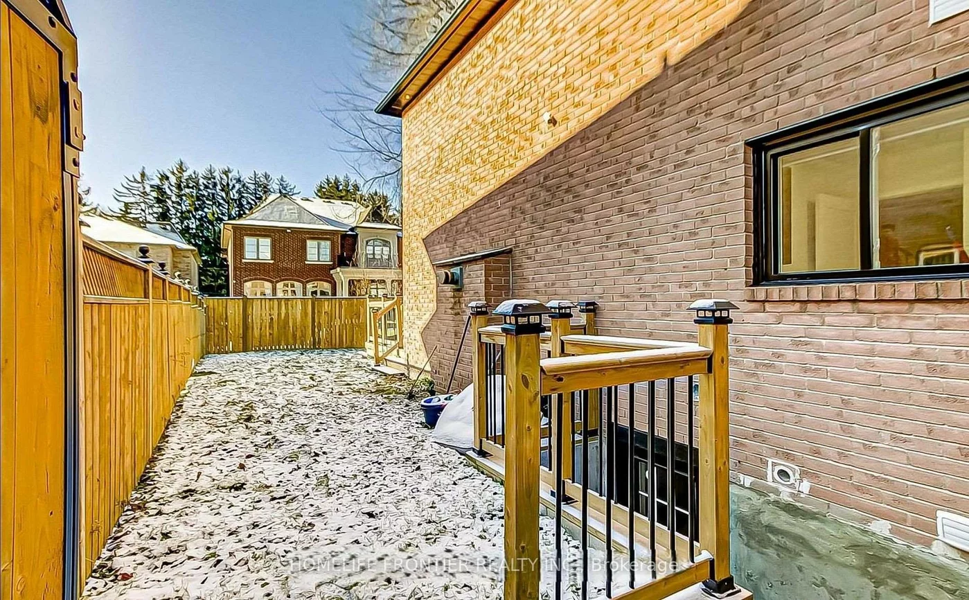 220, Olde Bayview, Oak Ridges Lake Wilcox, Richmond Hill