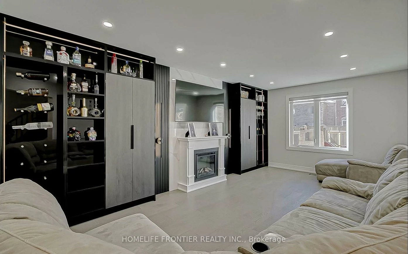 220, Olde Bayview, Oak Ridges Lake Wilcox, Richmond Hill