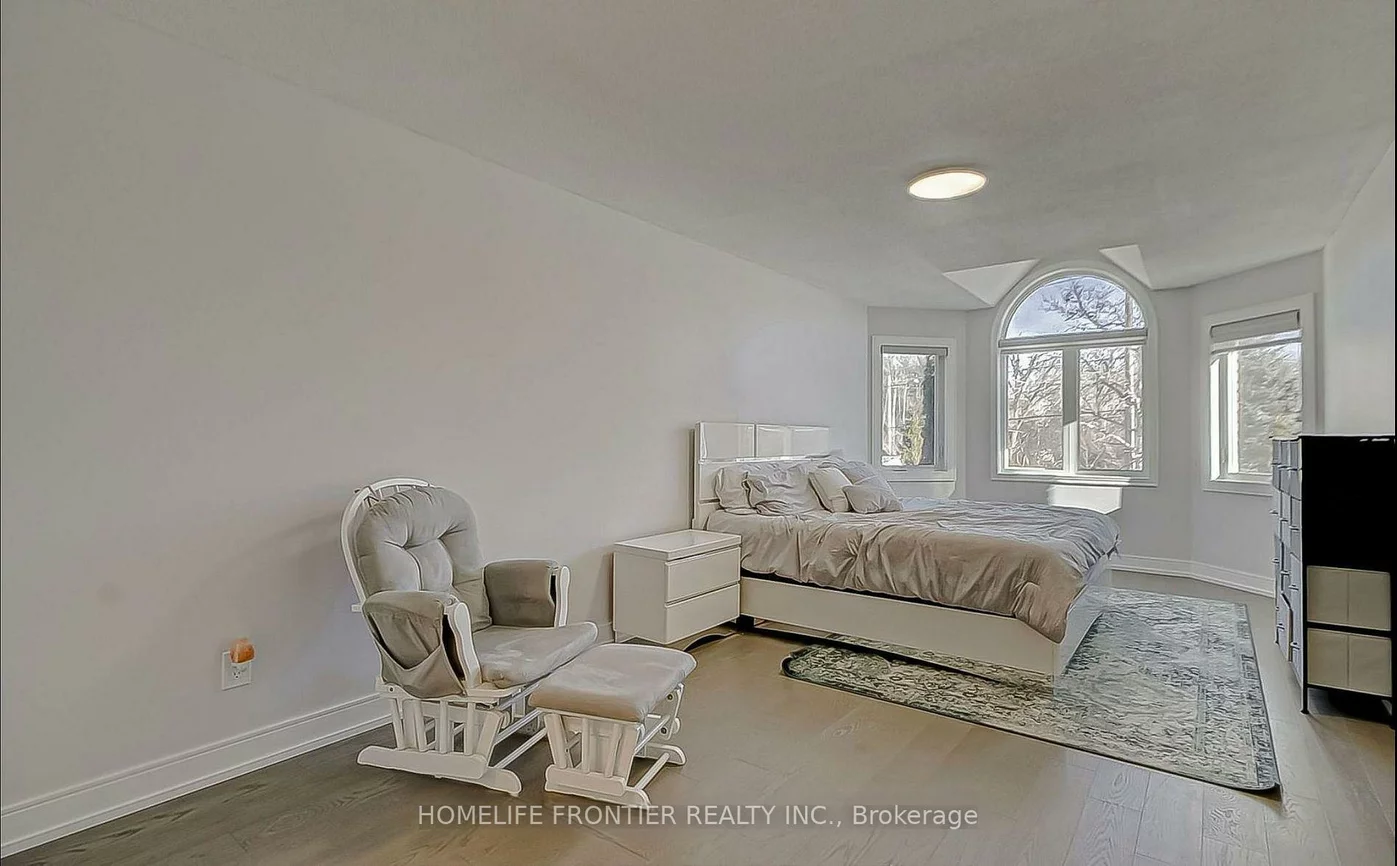 220, Olde Bayview, Oak Ridges Lake Wilcox, Richmond Hill