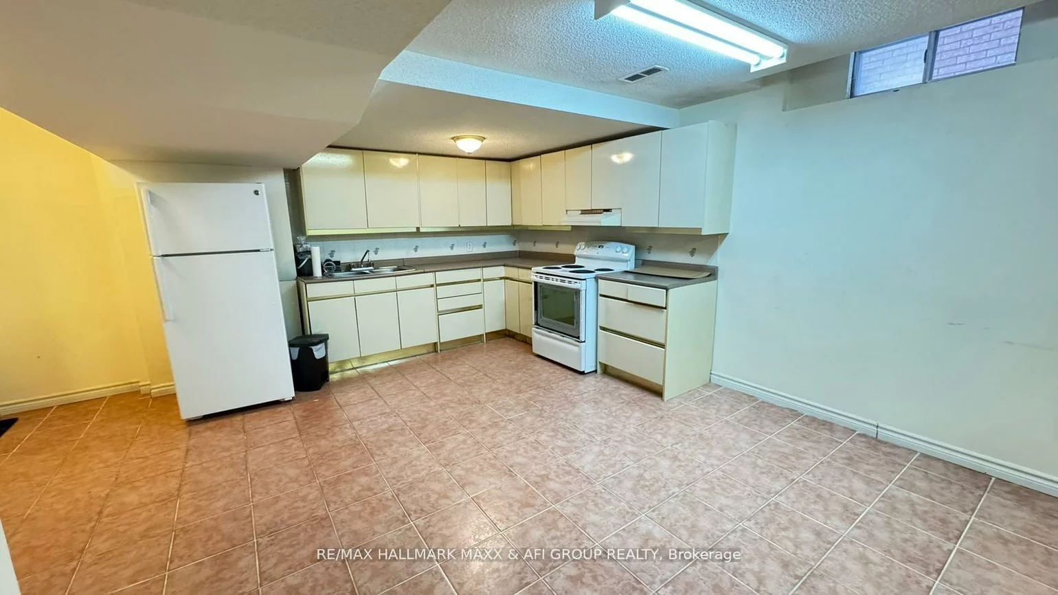 316, Valleymede, Doncrest, Richmond Hill