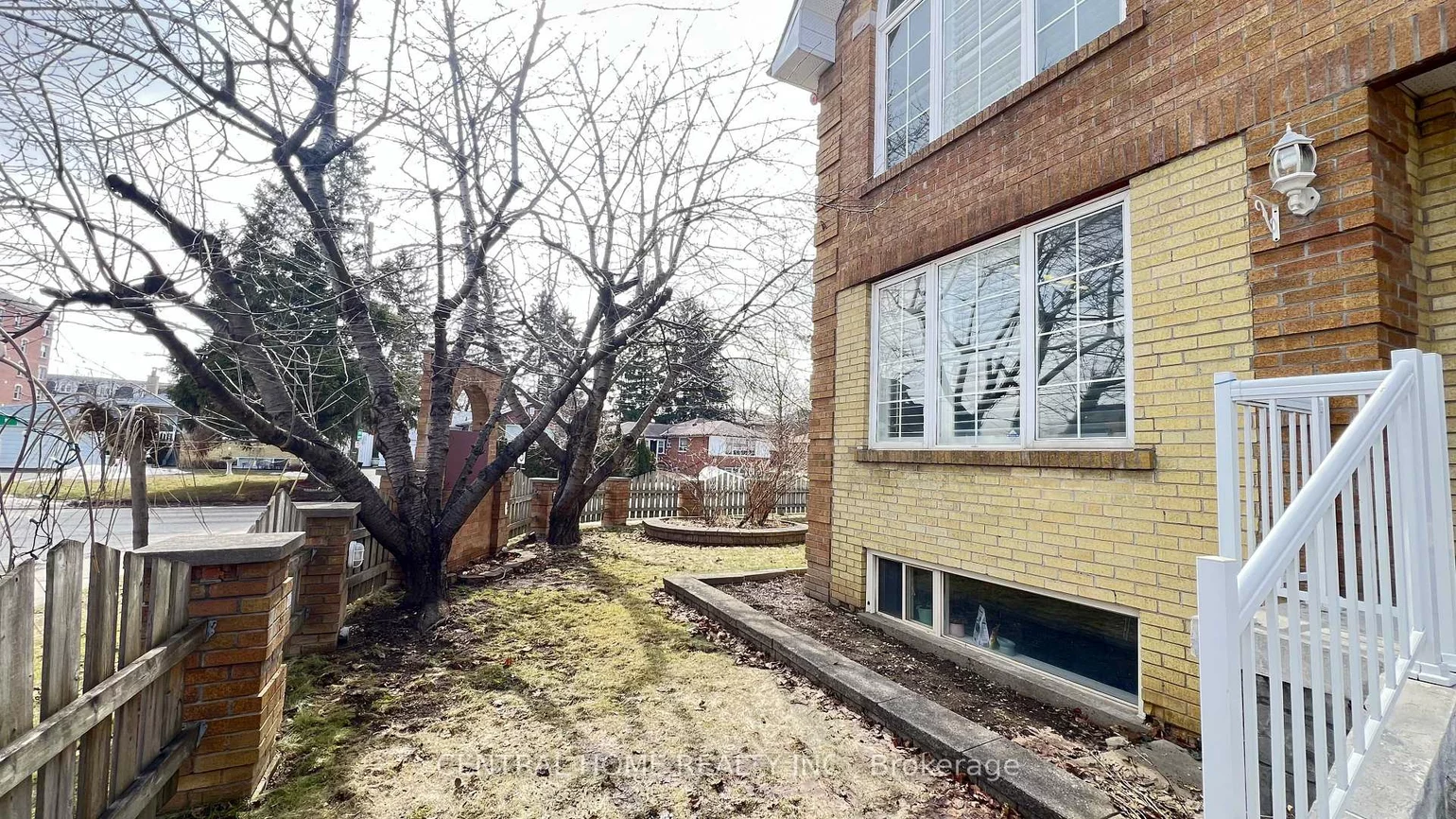 210, Jacey Ann, Mill Pond, Richmond Hill