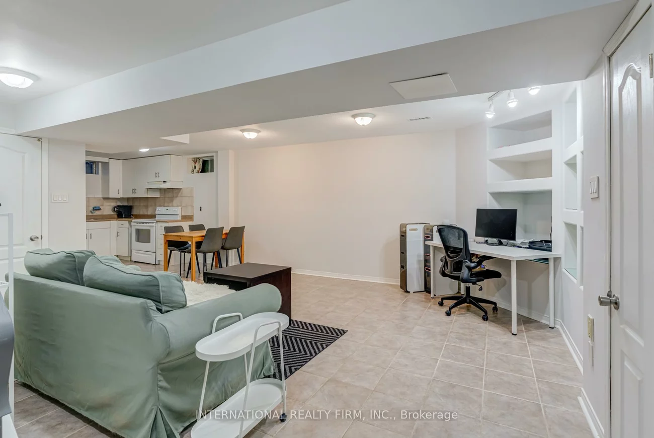 11, Belvedere, Crosby, Richmond Hill