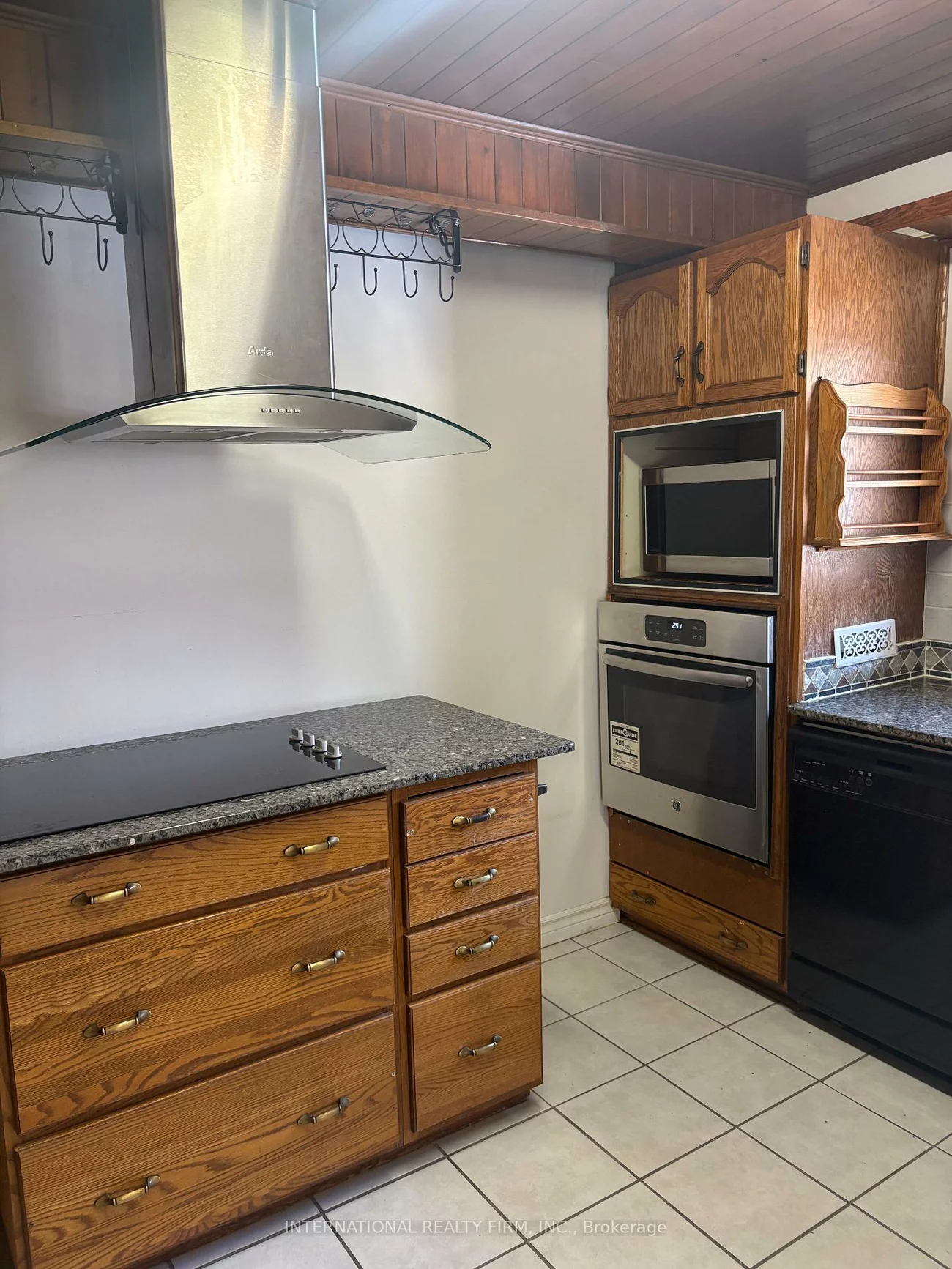 397, Centre, Crosby, Richmond Hill