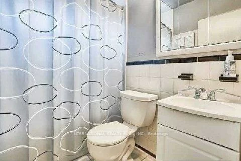 397, Centre, Crosby, Richmond Hill