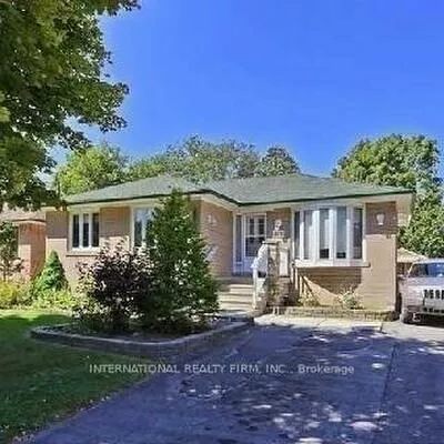 397, Centre, Crosby, Richmond Hill