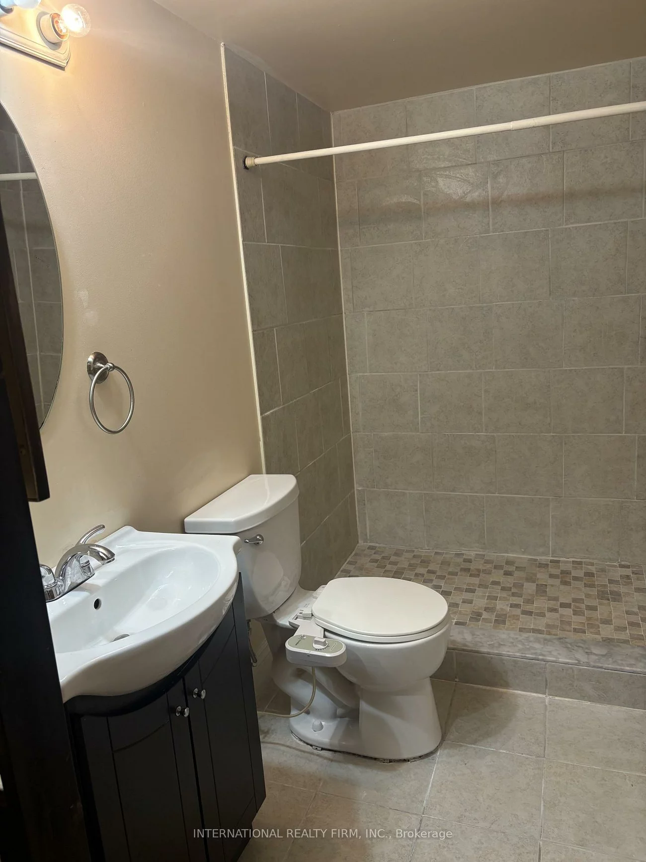 397, Centre, Crosby, Richmond Hill