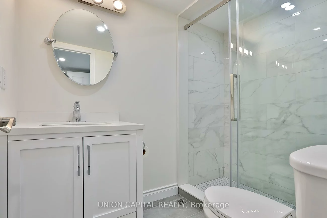 383, Neal, Crosby, Richmond Hill