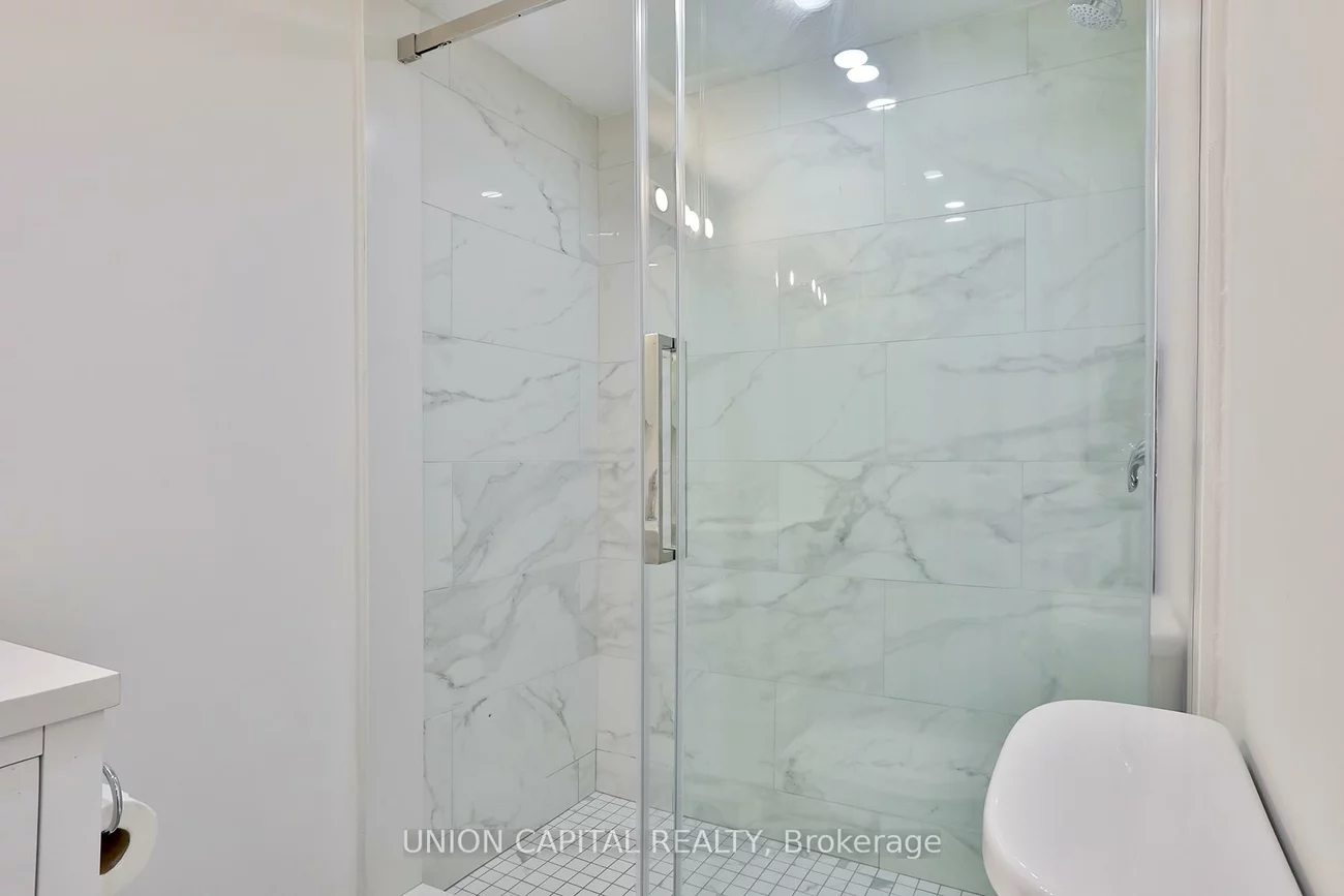 383, Neal, Crosby, Richmond Hill