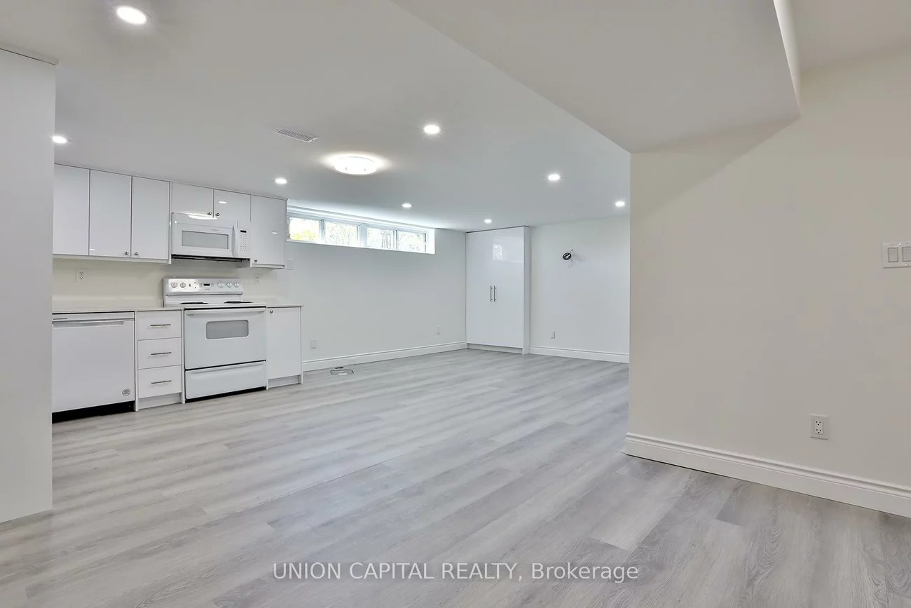 383, Neal, Crosby, Richmond Hill