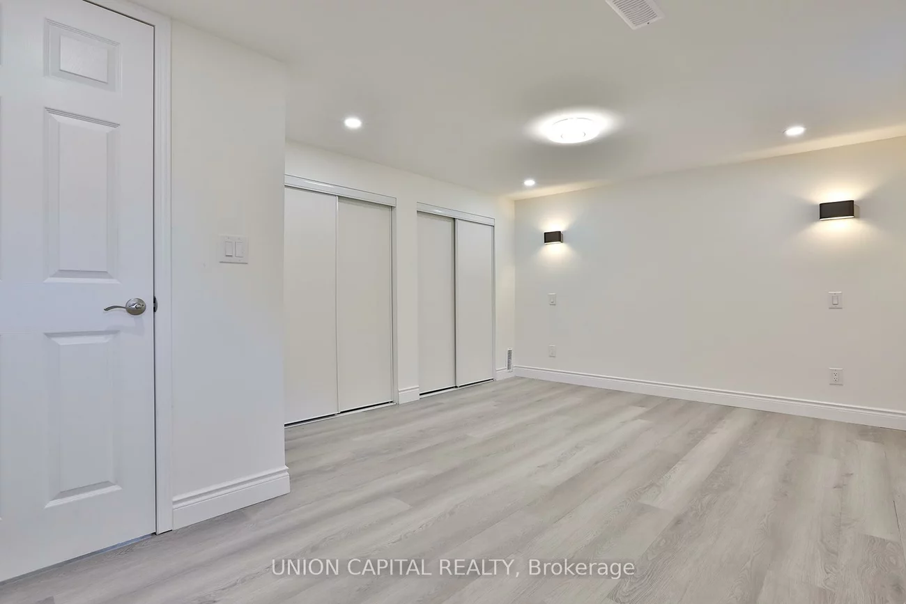 383, Neal, Crosby, Richmond Hill