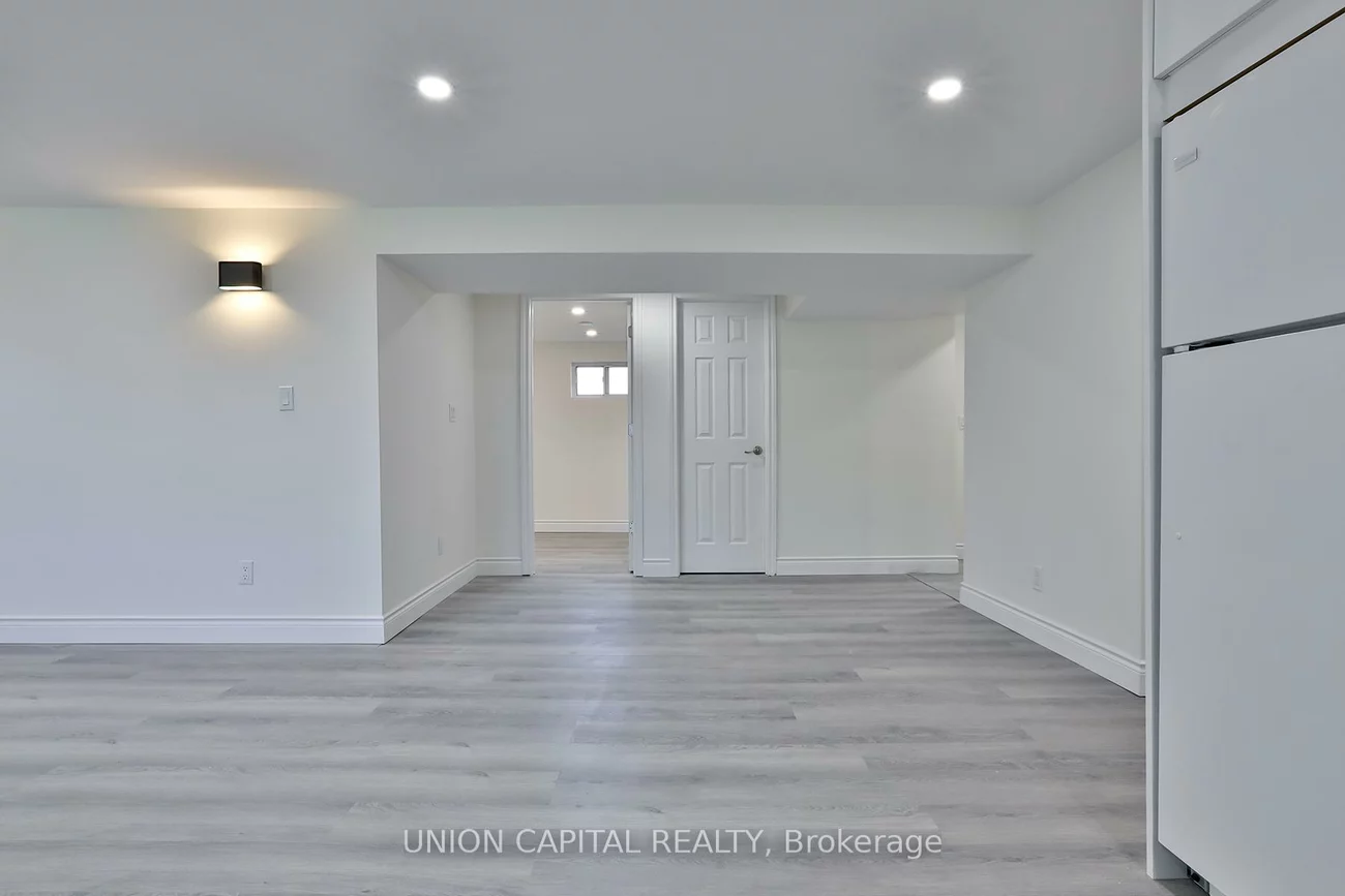 383, Neal, Crosby, Richmond Hill