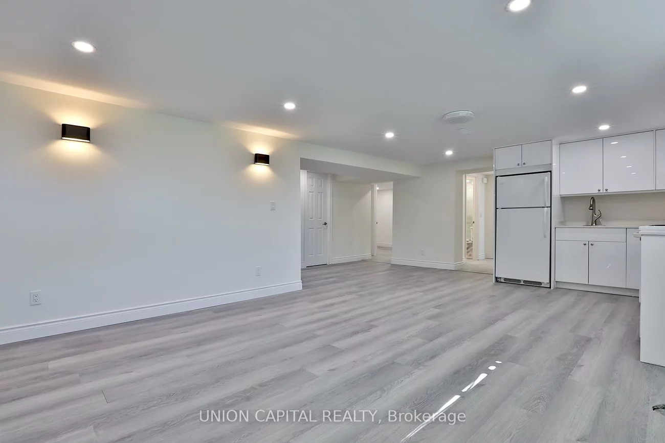 383, Neal, Crosby, Richmond Hill