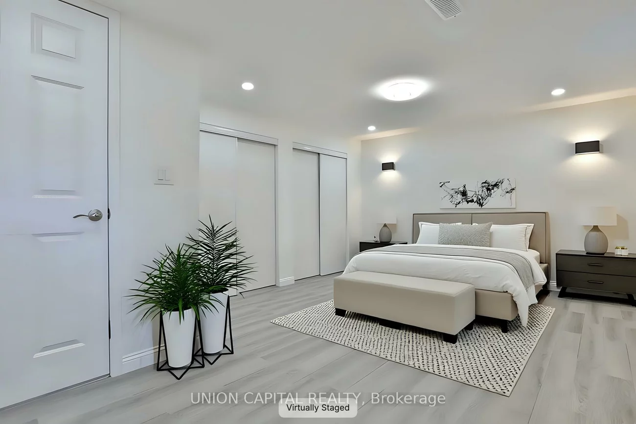 383, Neal, Crosby, Richmond Hill