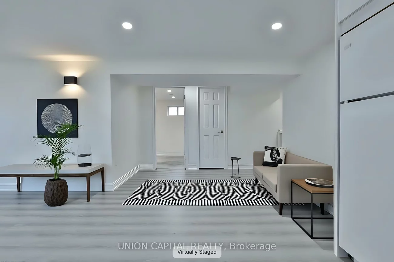 383, Neal, Crosby, Richmond Hill