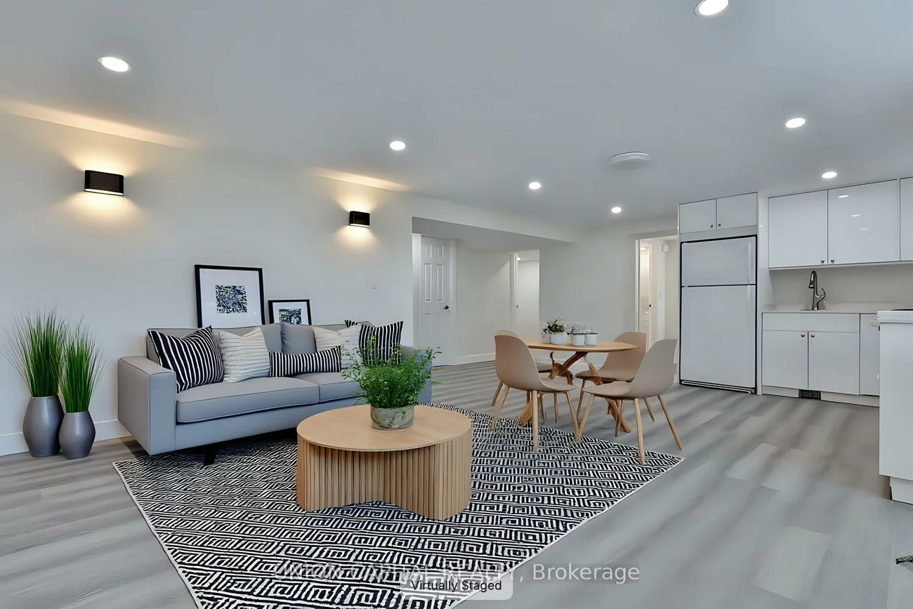 383, Neal, Crosby, Richmond Hill