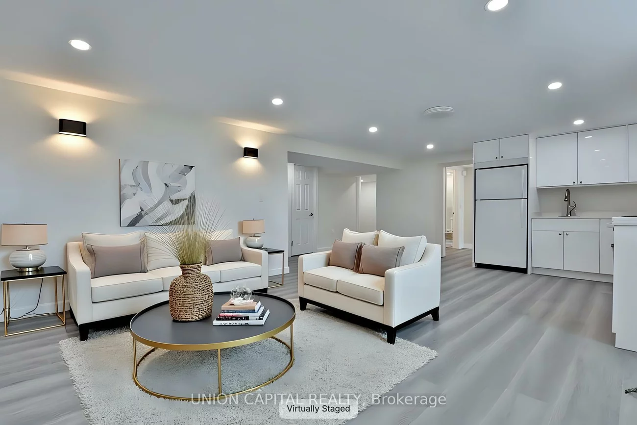 383, Neal, Crosby, Richmond Hill