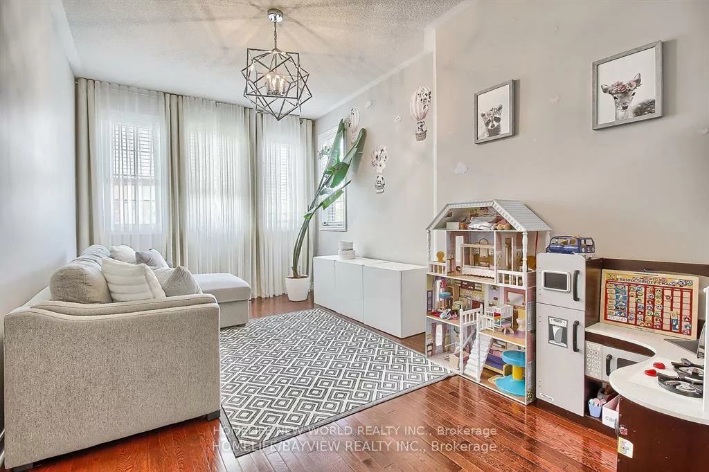 45, Hawkes, Westbrook, Richmond Hill