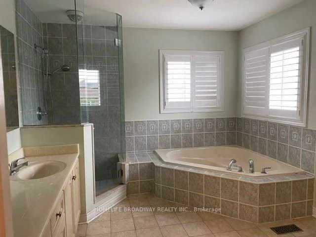 48, Townwood, Jefferson, Richmond Hill