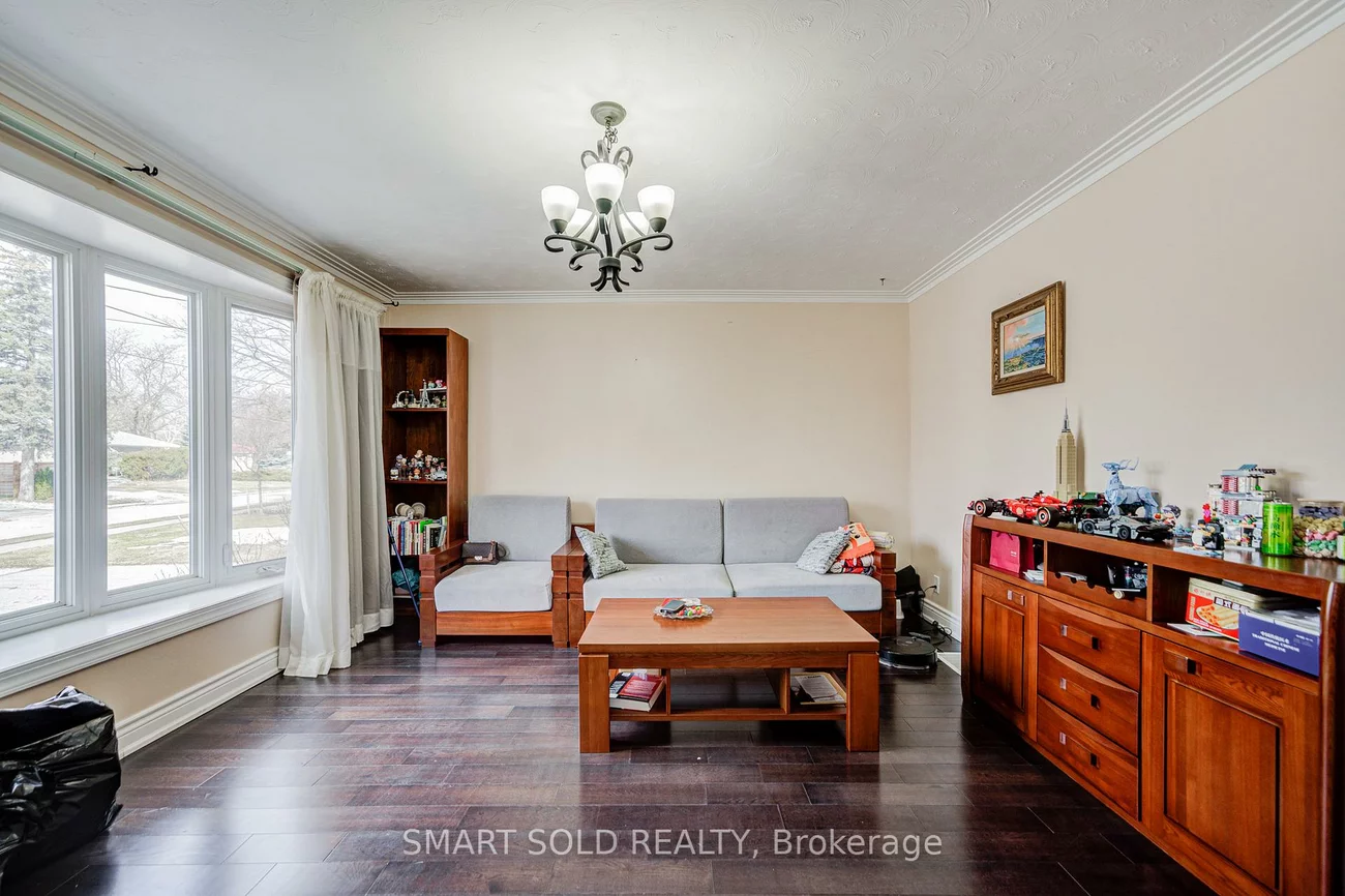 Main 438, Marybay, Crosby, Richmond Hill