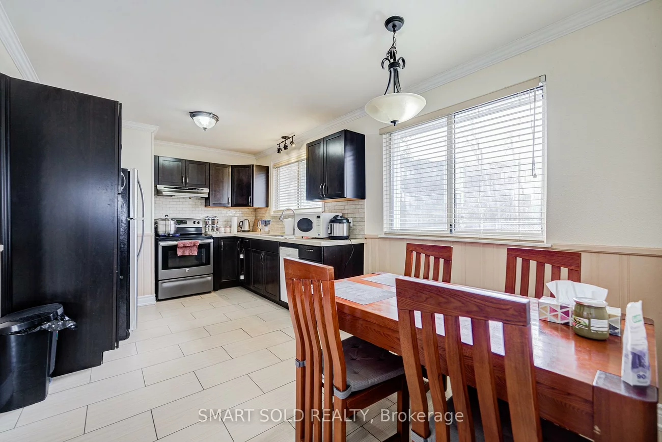 Main 438, Marybay, Crosby, Richmond Hill