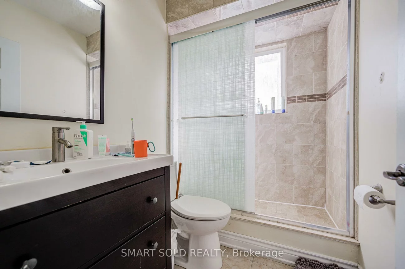 Main 438, Marybay, Crosby, Richmond Hill